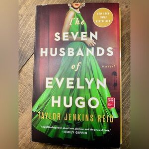 The Seven Husbands of Evelyn Hugo Novel by Taylor Jenkins Reid Book